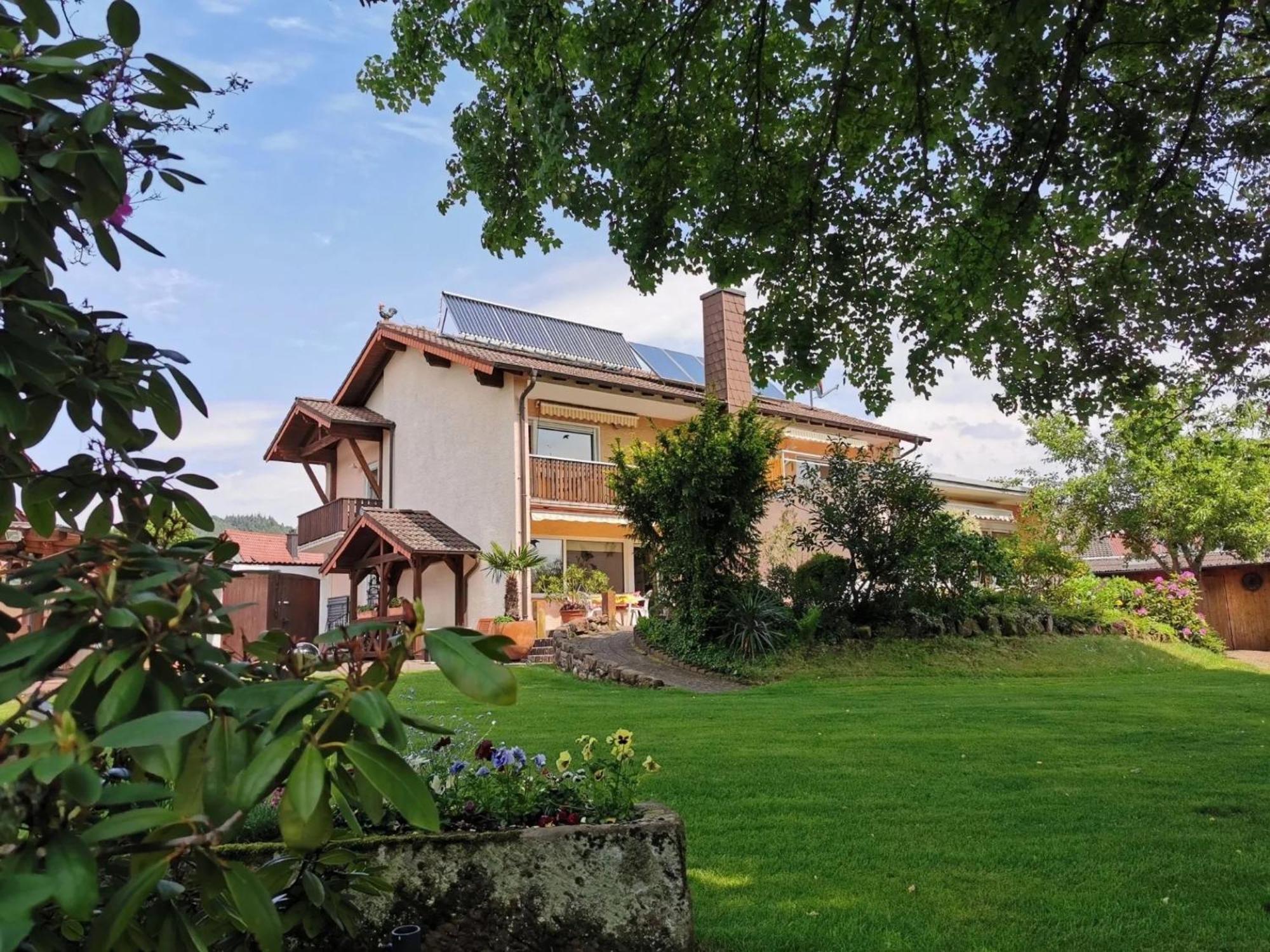 Ferienwohnungen 'Blick Zur Madonna' Fischbach bei Dahn Exterior photo
