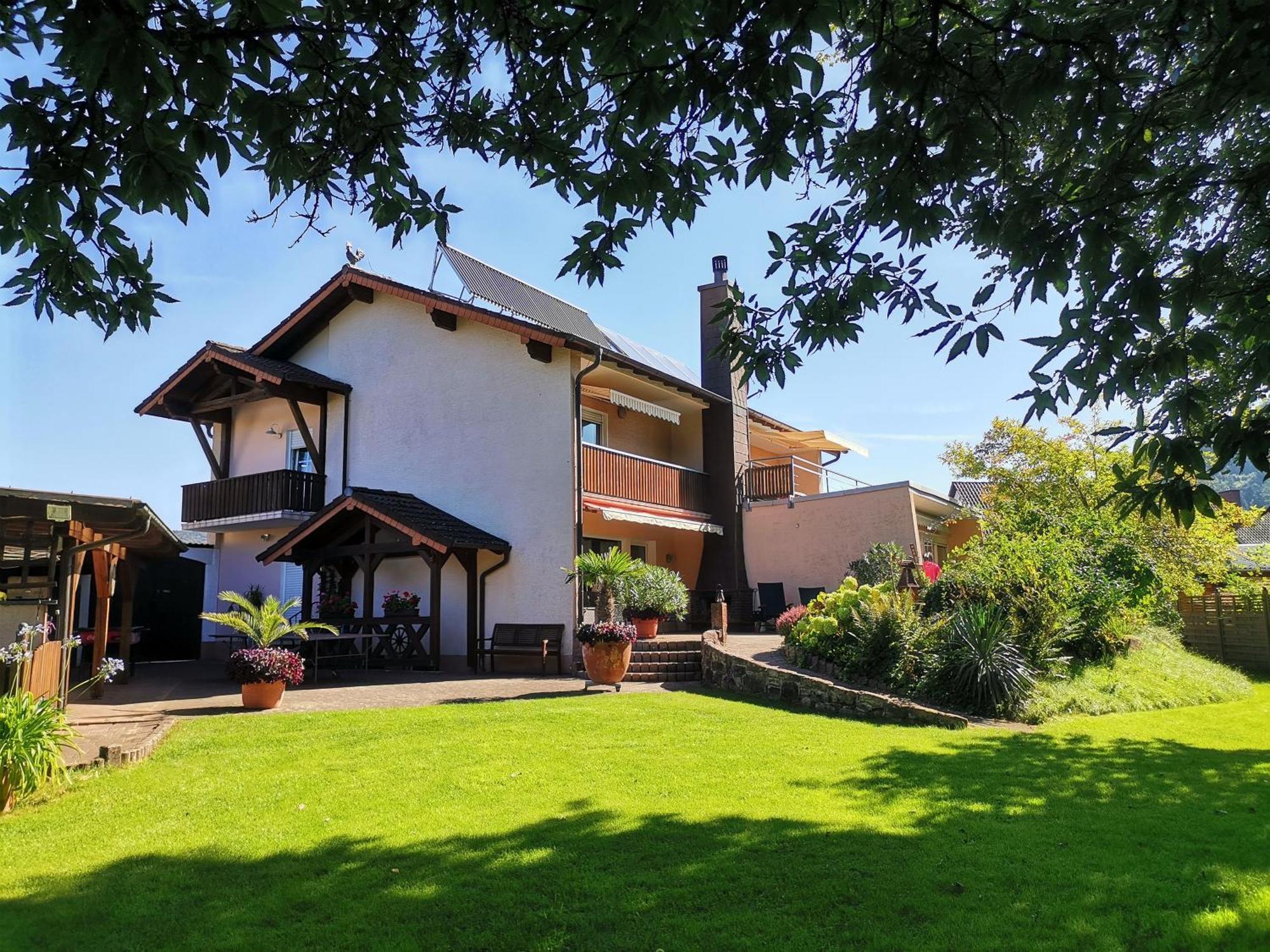 Ferienwohnungen 'Blick Zur Madonna' Fischbach bei Dahn Exterior photo
