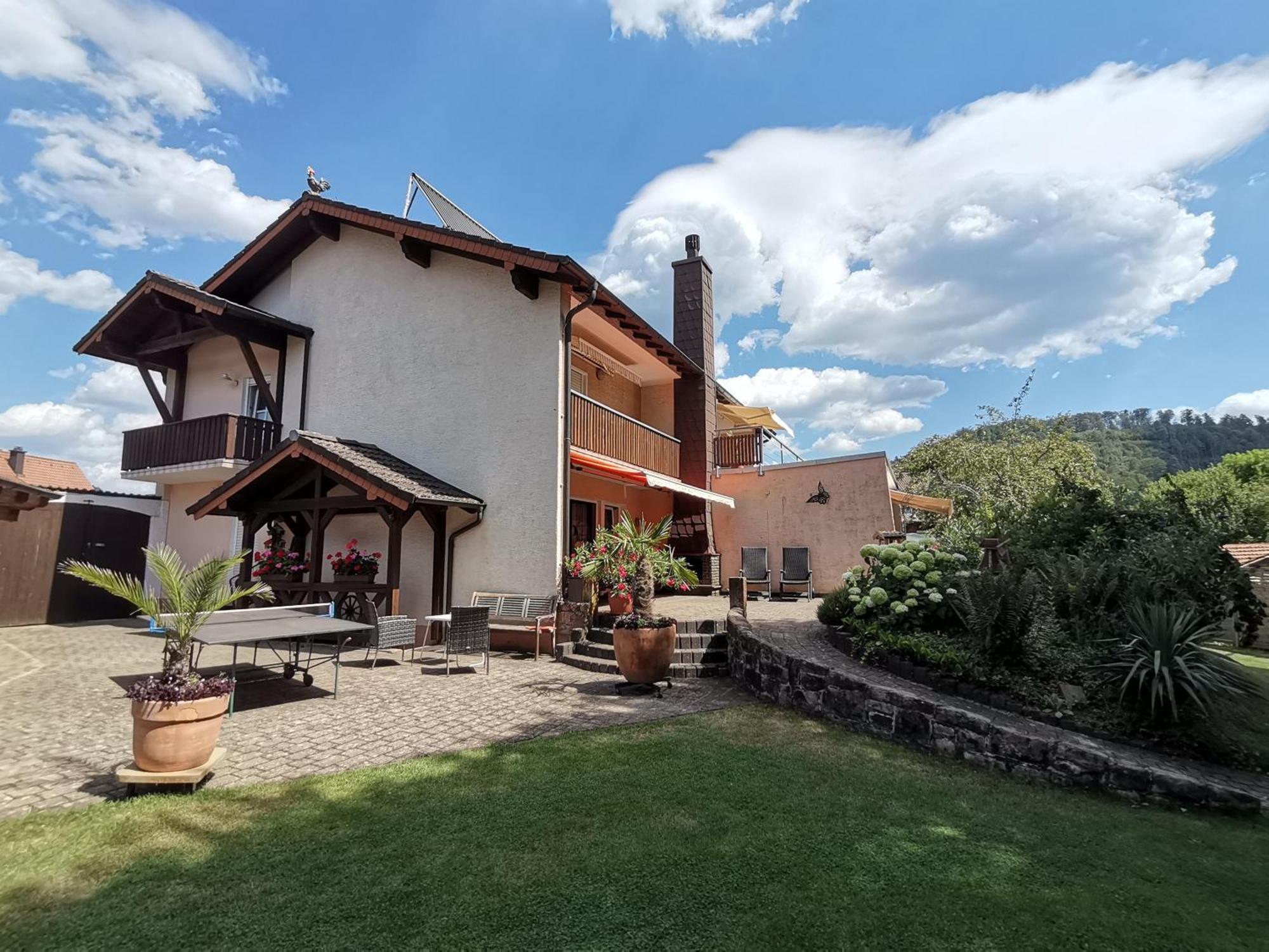 Ferienwohnungen 'Blick Zur Madonna' Fischbach bei Dahn Exterior photo
