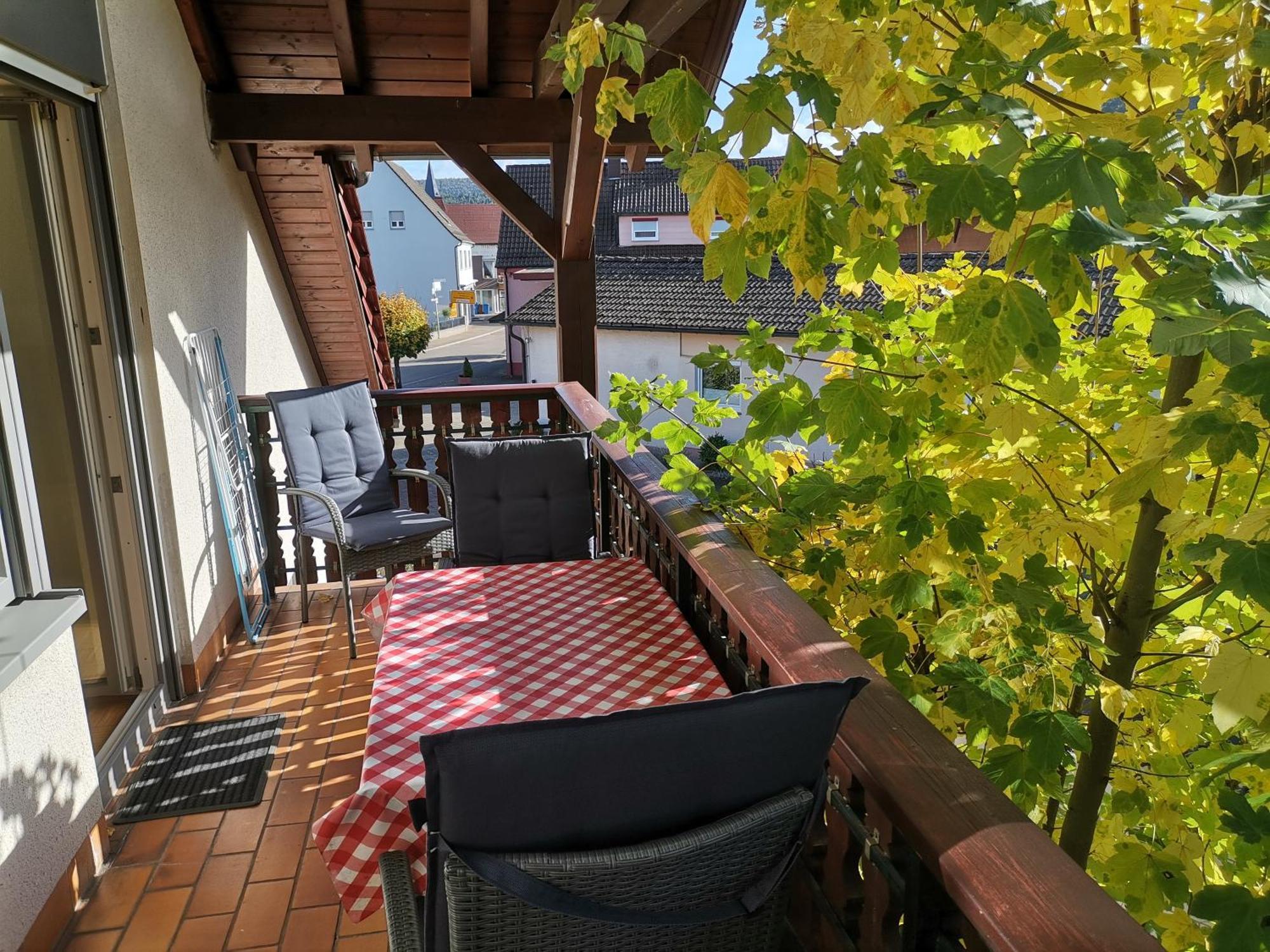 Ferienwohnungen 'Blick Zur Madonna' Fischbach bei Dahn Exterior photo